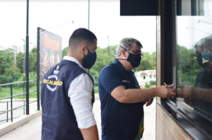 Imagem da notícia - Procon-AM notifica rede de fast-food por filas após anúncio de promoção, em Manaus