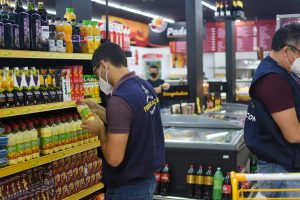 Imagem da notícia - Procon-AM apreende 80 Kg de alimentos em comércios de Manaus