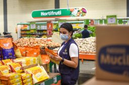 Procon-AM apreende mais de 70 Kg de alimentos em supermercado na zona leste de Manaus