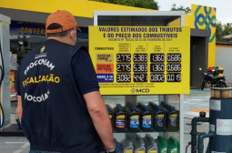 Procon-AM autua agência bancária e notifica 15 postos de combustíveis em Parintins