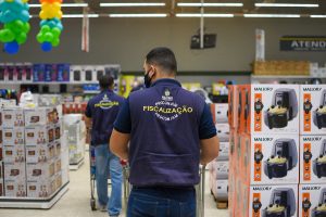 Imagem da notícia - Procon-AM apreende 60 Kg de produtos durante fiscalização em Manaus
